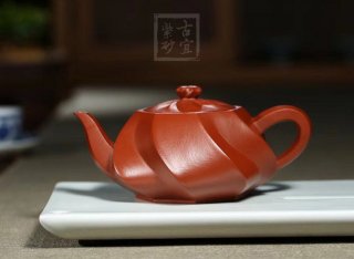 《炫》宜興紫砂壺創(chuàng)新壺工藝美術師手工大紅袍泡茶壺禮品